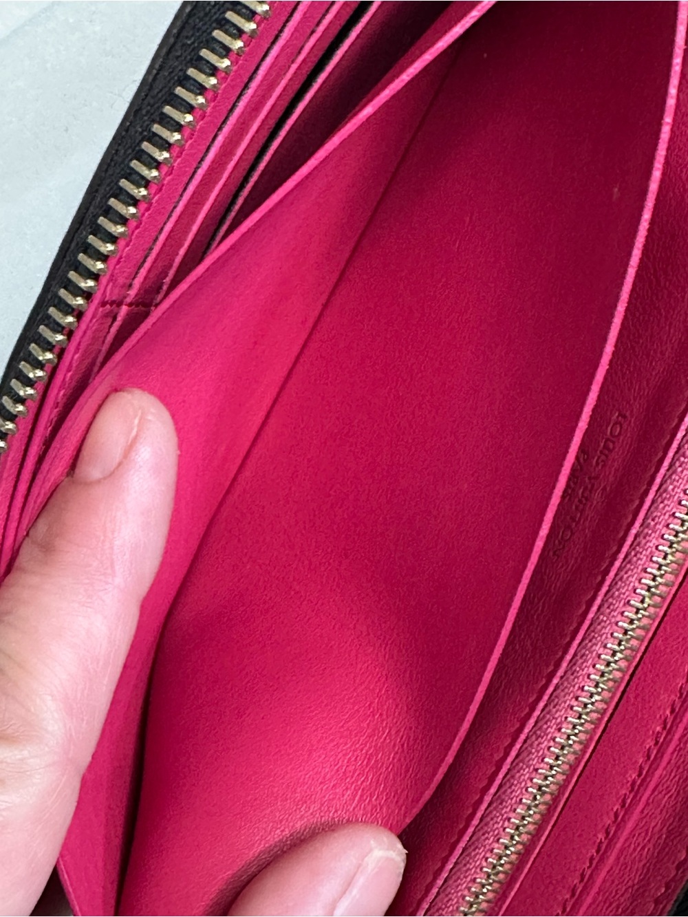 Louis Vuitton Black Leather Portefeuille Taurillion Comete Long Wallet w/ Pink - Picture 10 of 16